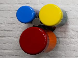 Can be mounted on the wall to save on space